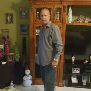 Meet your Posher, Carlos